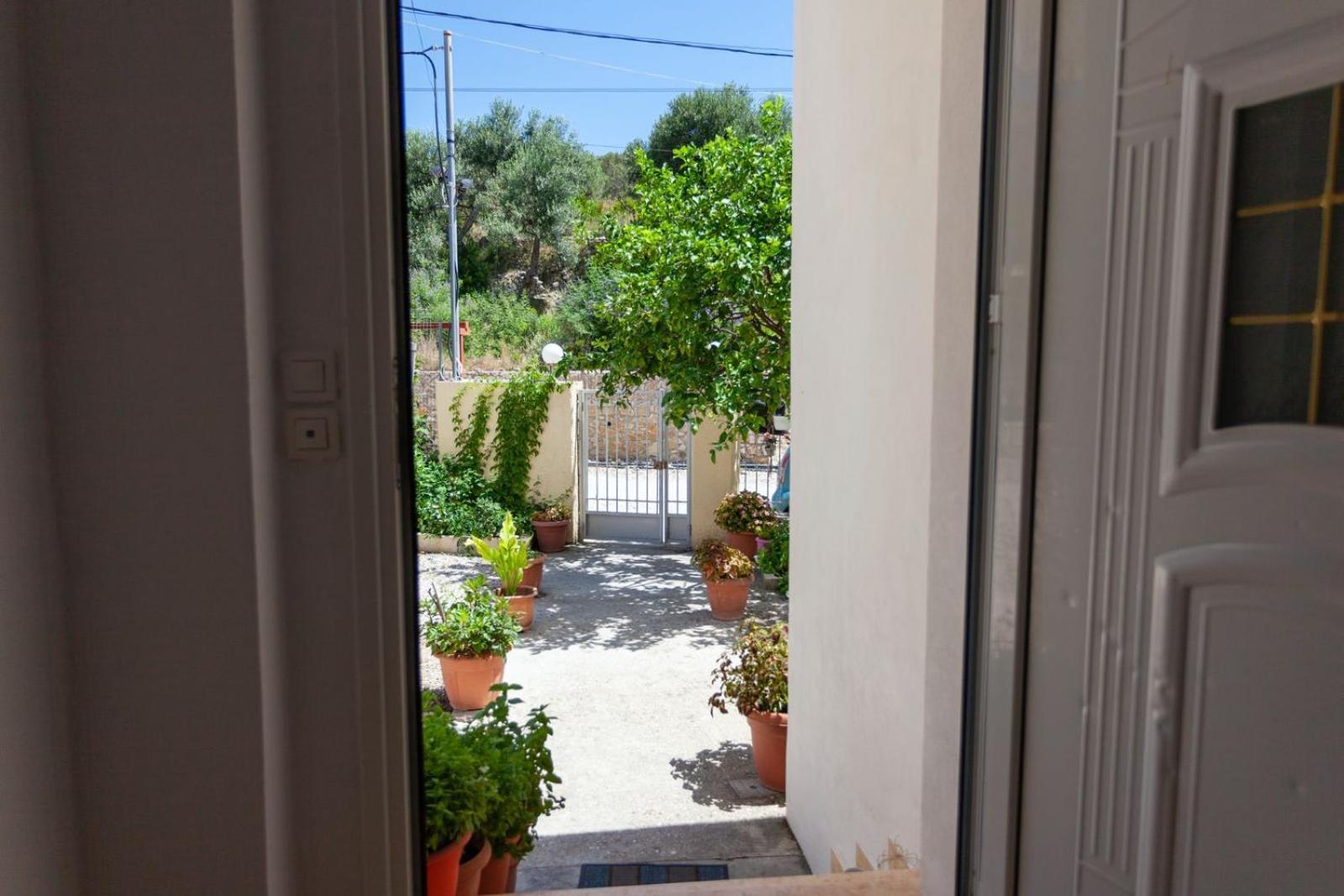 Zacharias Apartments Himare Exterior photo