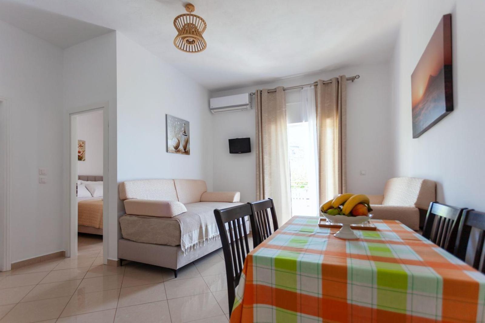 Zacharias Apartments Himare Exterior photo