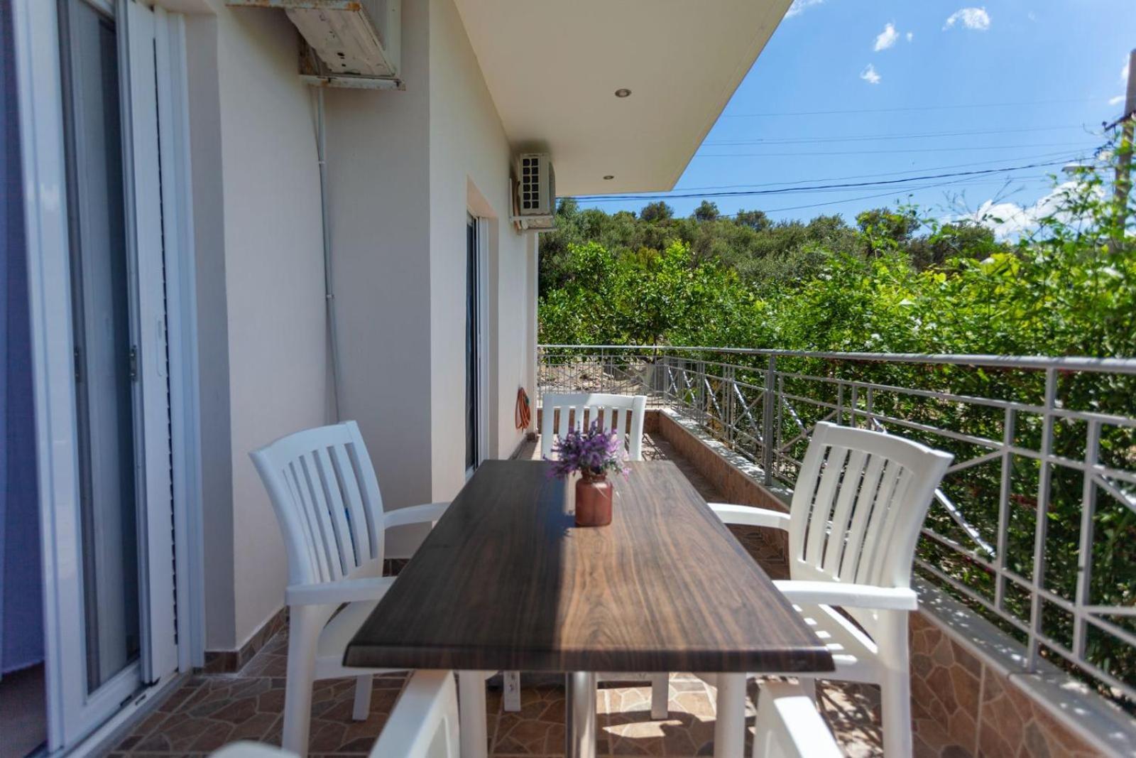 Zacharias Apartments Himare Exterior photo