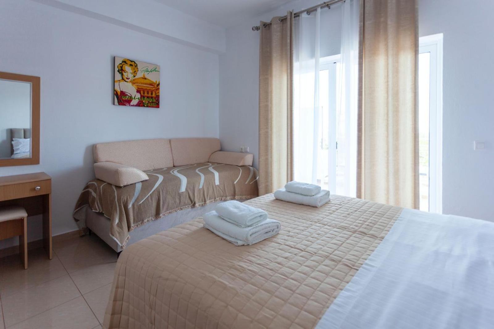 Zacharias Apartments Himare Exterior photo